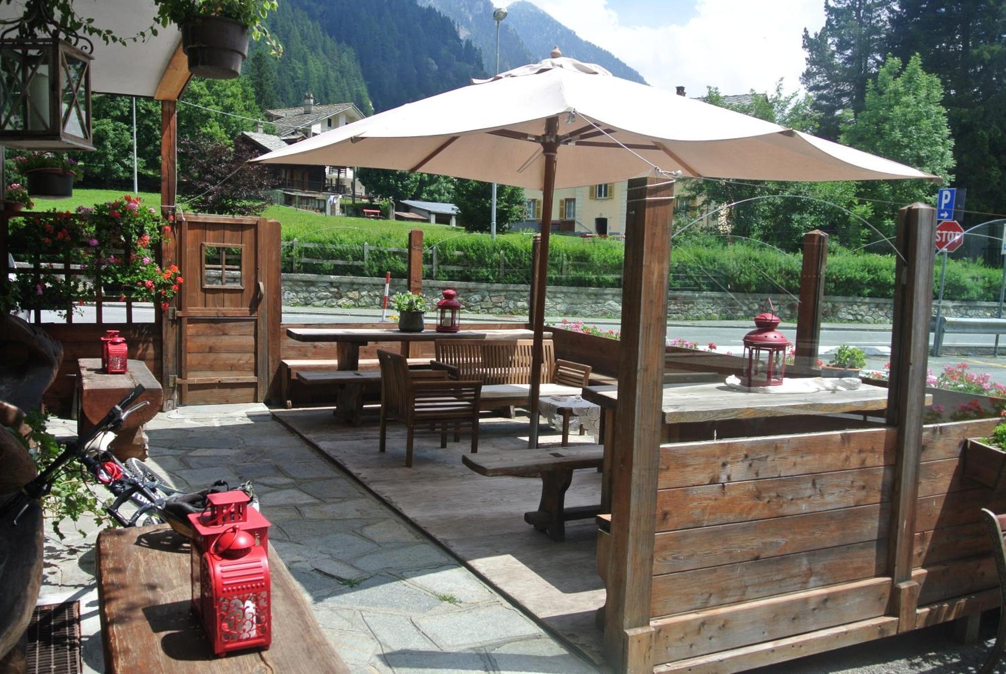 Albergo Alpenrose Ski&Bike Mountain Hotel Gressoney-Saint-Jean Exterior photo